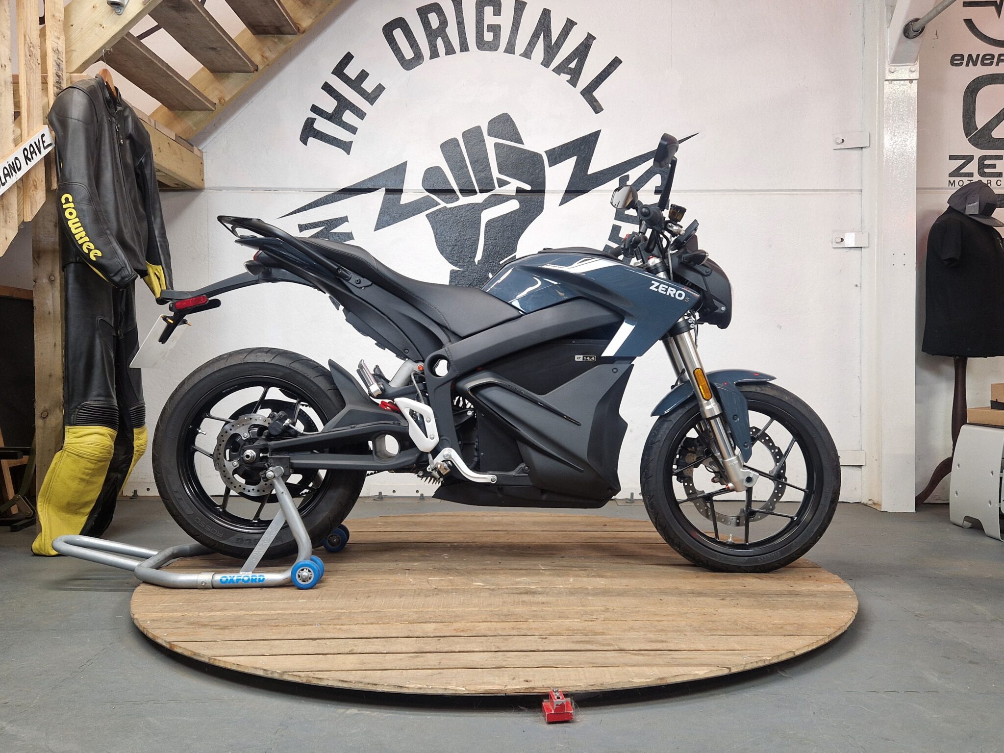 Electric Motorbikes & Motorcycles UK | English Electric Motor Co