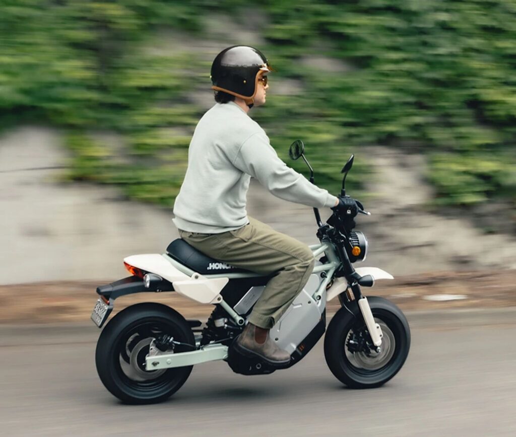 Rider on a LiveWire S4 Honcho Street on a road